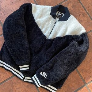 Nike Fluffy Jacket medium
